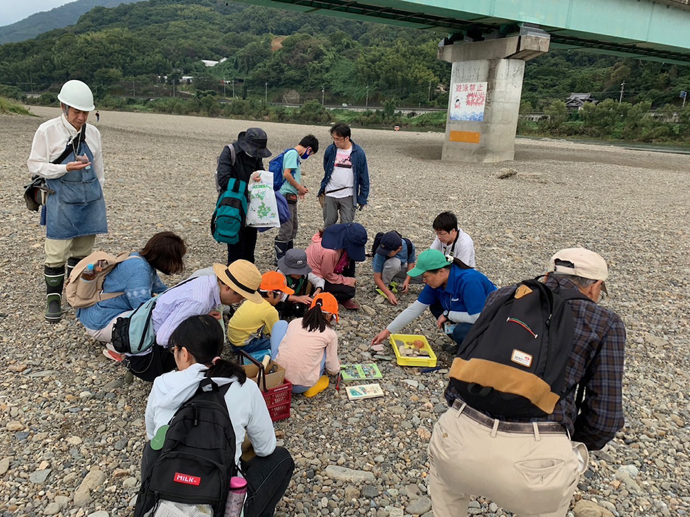 川原の石の観察会